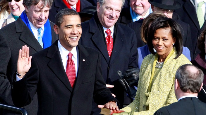 Barack Obama legt bei der Amtseinführung den Eid ab