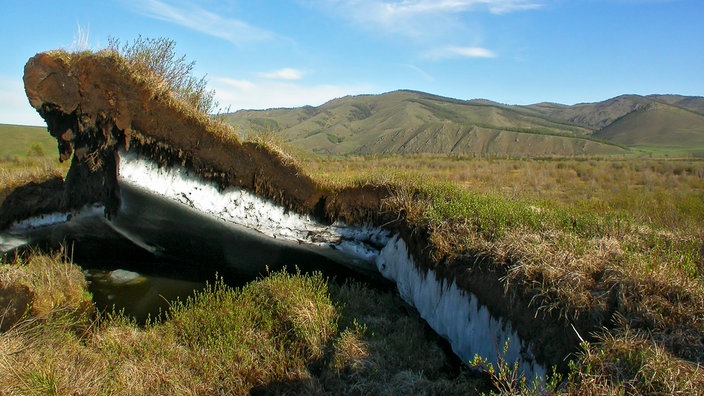 Offene Bodenscholle im Permafrostboden, Mongolei 