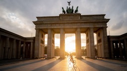 Brandenburger Tor während des Sonnenuntergangs