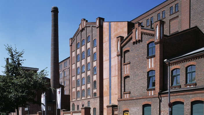 Das Museum Küppersmühle, ein Museum für Gegenwartskunst, in dem sich die Sammlung Grothe befindet; hier das ehemalige Mühlengebäude und Speicherhaus im Duisburger Innenhafen.