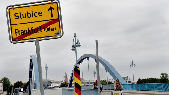 Straßenschild Frankfurt-Slubice